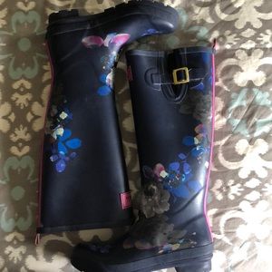 Joules Navy Floral Rainboots